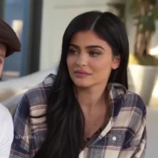 😐 Стикер «Kylie Jenner» для Telegram