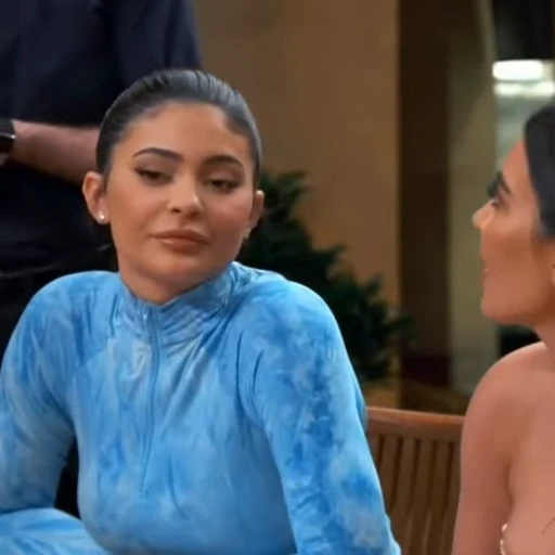 😐 Стикер «Kylie Jenner» для Telegram