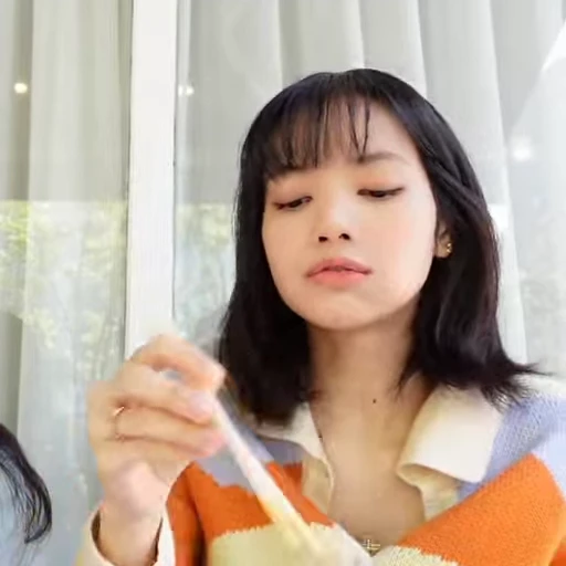 😐 Стикер «Lalisa» для Telegram