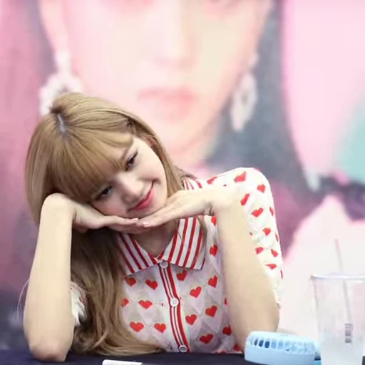 😐 Стикер «Lalisa» для Telegram