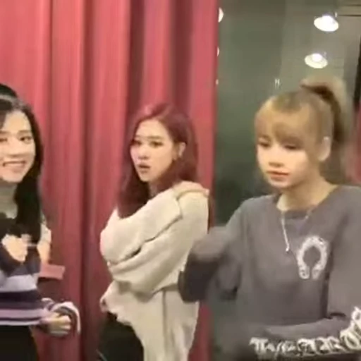 😐 Стикер «Lalisa» для Telegram