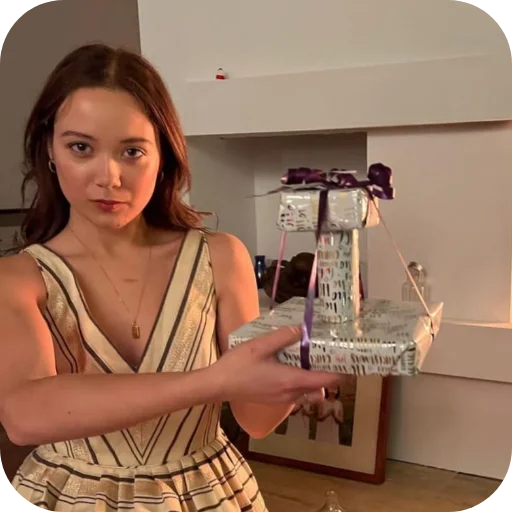 🎁 Стикер «Laufey Лэй Вэй» для Telegram