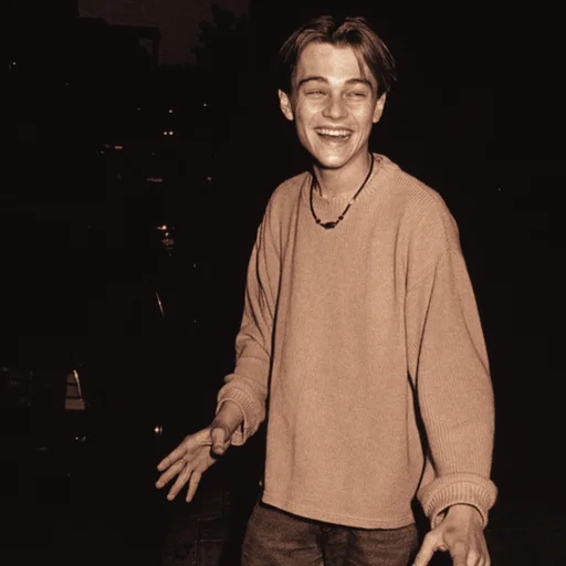 🌻 Стикер «𝙻𝚎𝚘𝚗𝚊𝚛𝚍𝚘 𝙳𝚒𝙲𝚊𝚙𝚛𝚒𝚘🌻» для Telegram