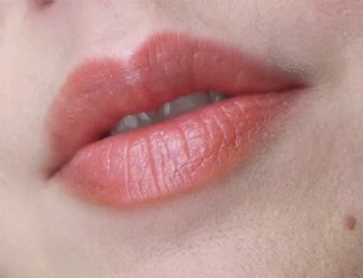 👄 Стикер «Lips» для Telegram
