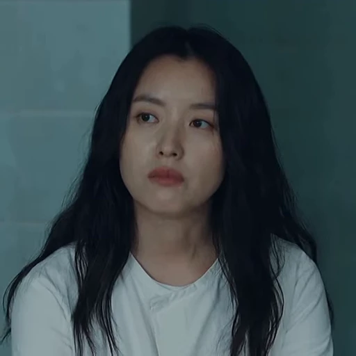 🍀 Стикер «Yoon Sae Bom» для Telegram