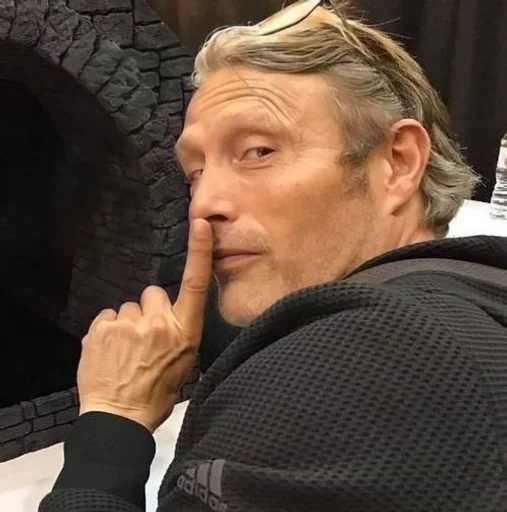 🤫 Стикер «Mads Mikkelsen» для Telegram