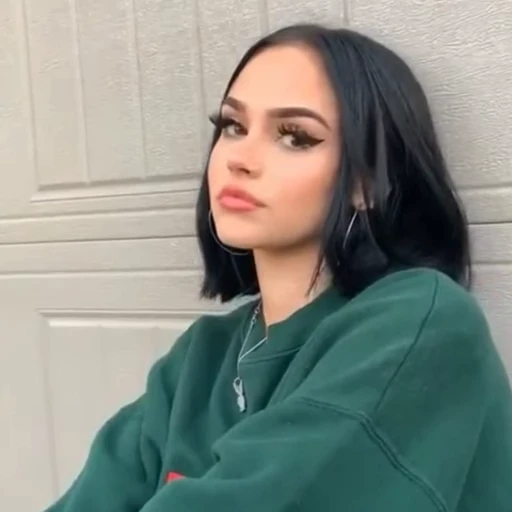 Стикерпак Maggie Lindemann для Telegram — скачать