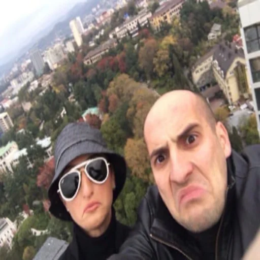 😎 Стикер «MalboroGold» для Telegram