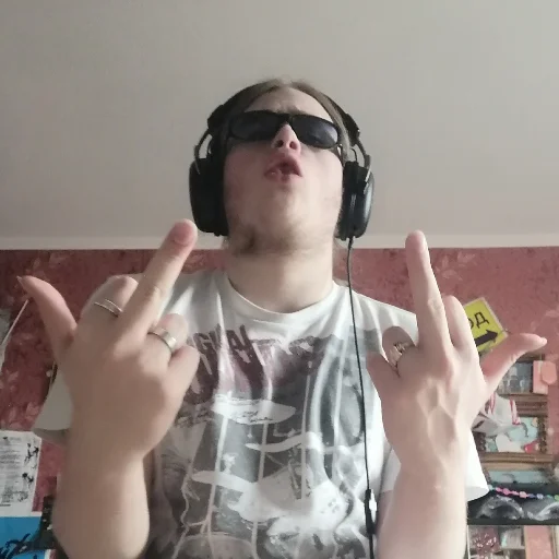 🖕 Стикер «MalboroGold» для Telegram