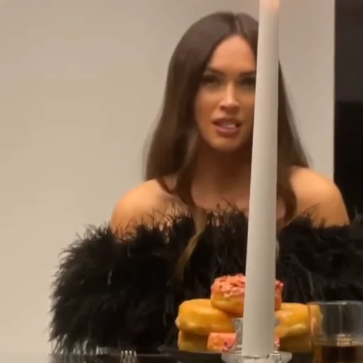 🕯 Стикер «Megan Fox Меган Фокс» для Telegram