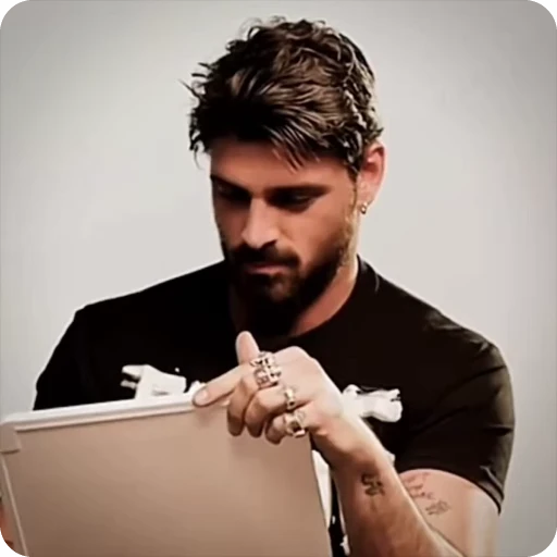 🐈‍⬛ Стикер «Микеле Морроне» для Telegram