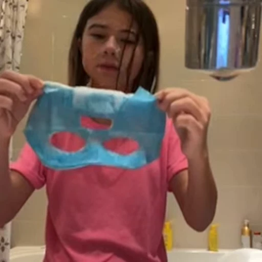 😷 Стикер «Милана Хаметова» для Telegram