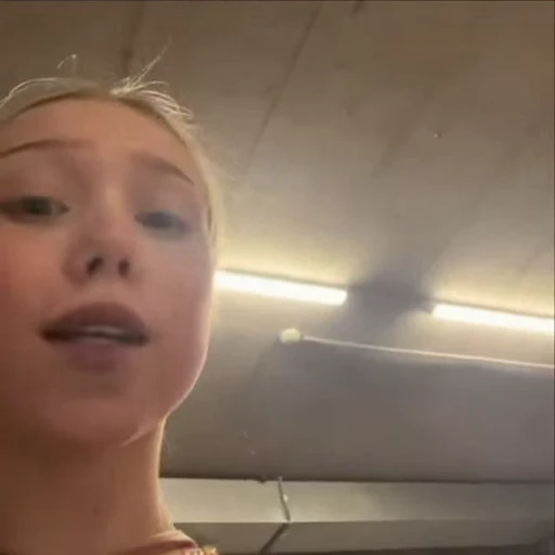 🤩 Стикер «Milana Siniavskyte» для Telegram