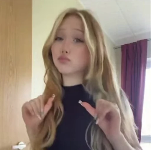 🤩 Стикер «Milana Siniavskyte» для Telegram