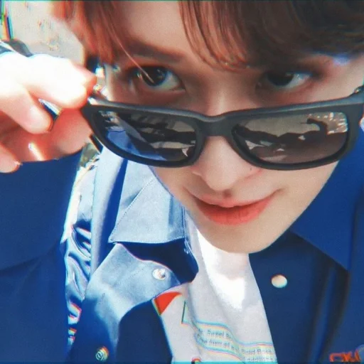 💫 Стикер «minhoee» для Telegram