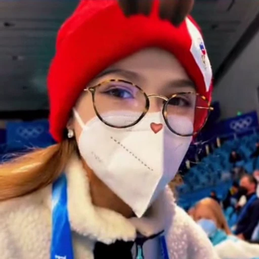 🤩 Стикер «Мир глазами» для Telegram