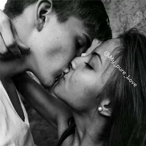 💋 Стикер «Chanell» для Telegram