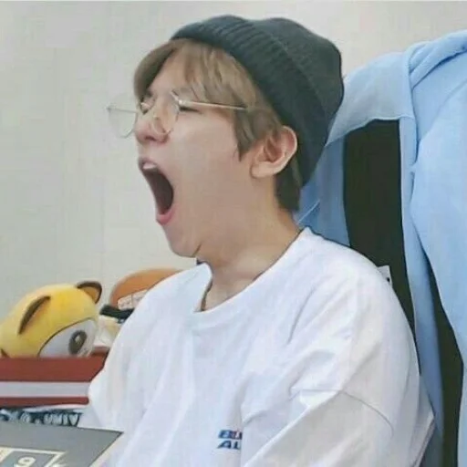 🥱 Стикер «exo memes» для Telegram