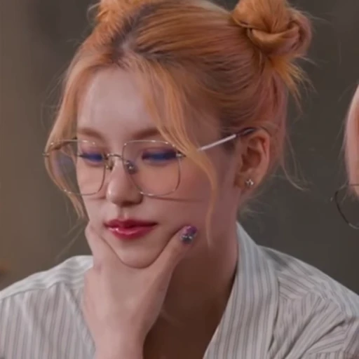🐾 Стикер «itzy yeji» для Telegram
