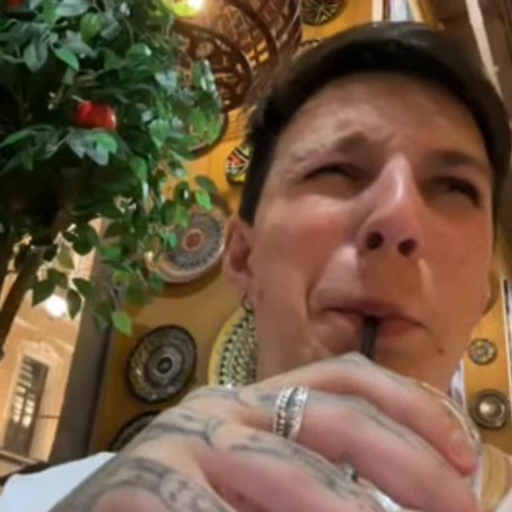 🤢 Стикер «ауаыаэыа» для Telegram