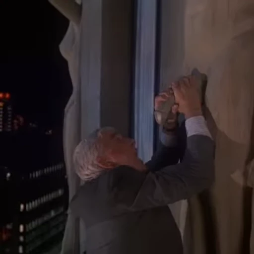 🤌 Стикер «Naked Gun» для Telegram