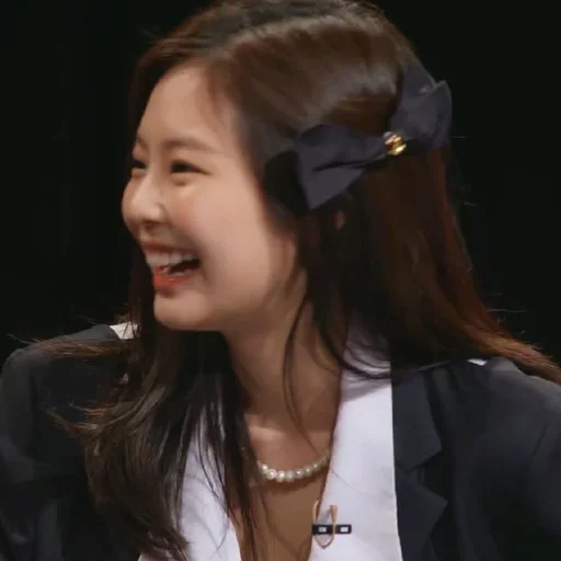 🥟 Стикер «kim jennie» для Telegram