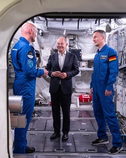 😐 Стикер «Olaf Scholz» для Telegram