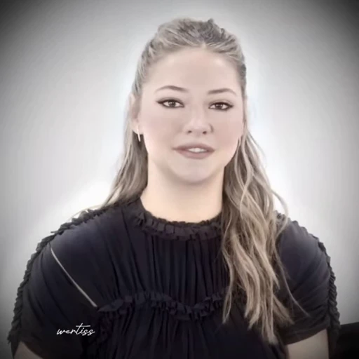 😂 Стикер «Madelyn Cline» для Telegram