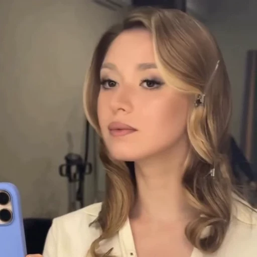 🤩 Стикер «Камилла Валиева» для Telegram