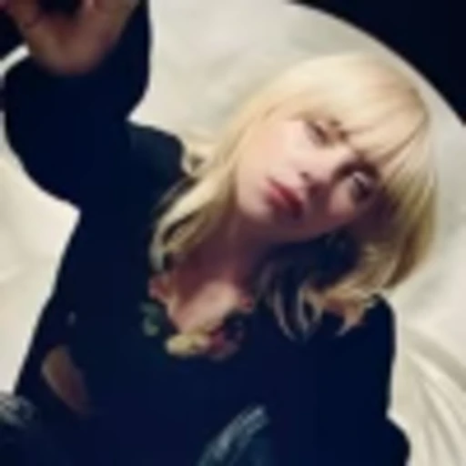 🎧 Эмодзи «Набор эмоджи с певицей «Billie Eilish Билли Айлиш»» для Telegram