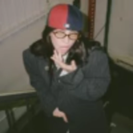 🎧 Эмодзи «Набор эмоджи с певицей «Billie Eilish Билли Айлиш»» для Telegram