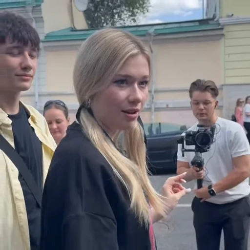 😳 Стикер «inst rinna» для Telegram