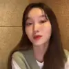 🤨 Эмодзи «random kpop» для Telegram