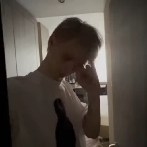 🥱 Стикер «дилблин?..» для Telegram
