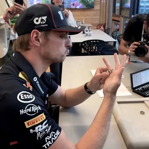 🌟 Стикер «Max Verstappen» для Telegram