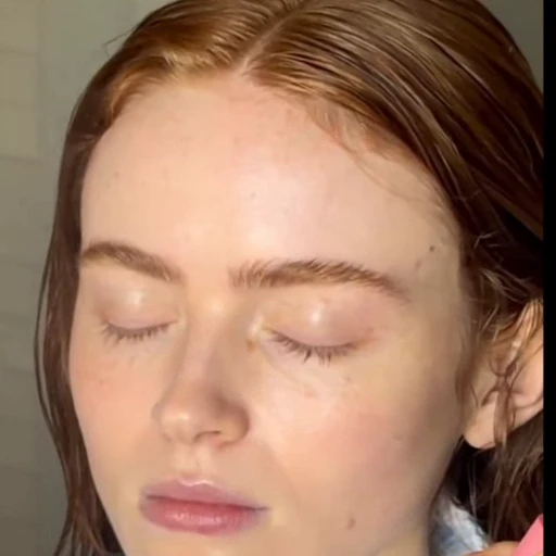 🤩 Стикер «Sadie Sink» для Telegram