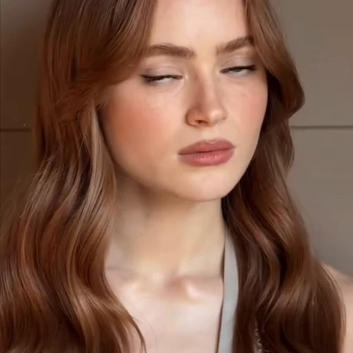 🤩 Стикер «Sadie Sink» для Telegram