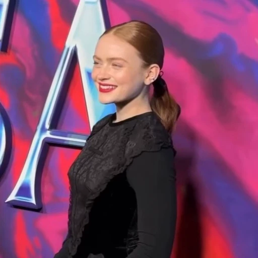 🤩 Стикер «Sadie Sink» для Telegram