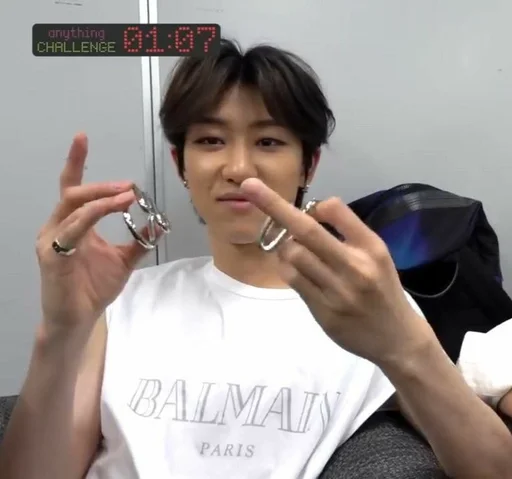 🖕 Стикер «seventeen» для Telegram