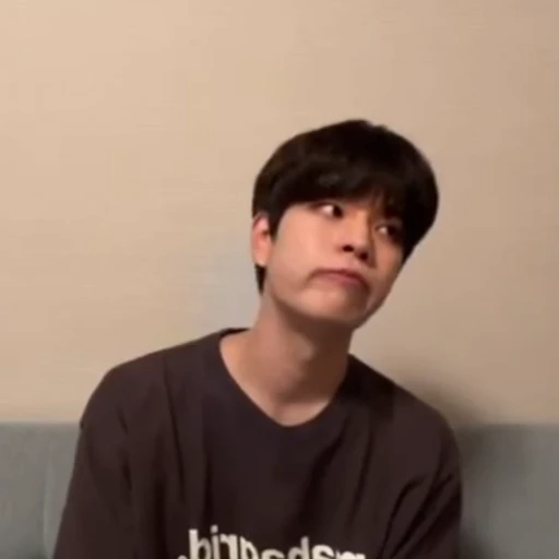 🦦 Стикер «-🦦 ; #seungmin / . .» для Telegram