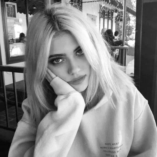 👩‍✈️ Стикер «Sexy and Charm Faces» для Telegram