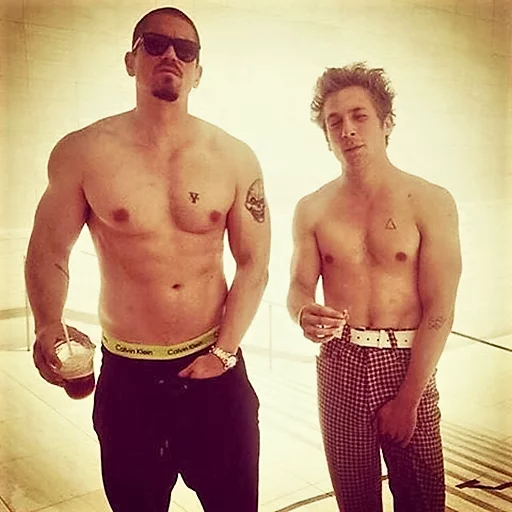 💦 Стикер «Shameless» для Telegram