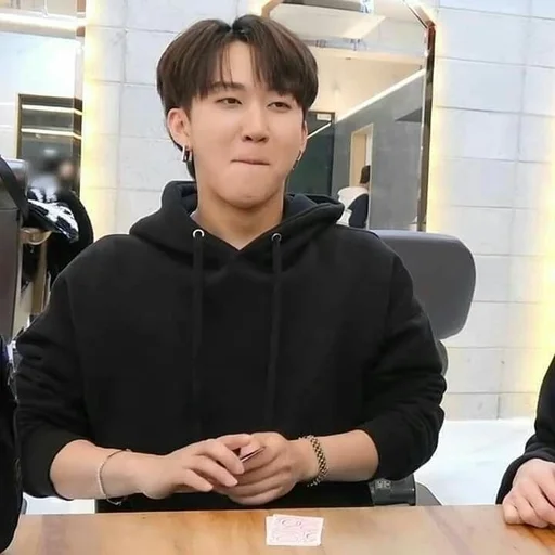 🙃 Стикер «3퍼머이끄 / stray kids» для Telegram
