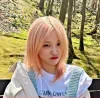 🤩 Эмодзи «Yuqi Song» для Telegram