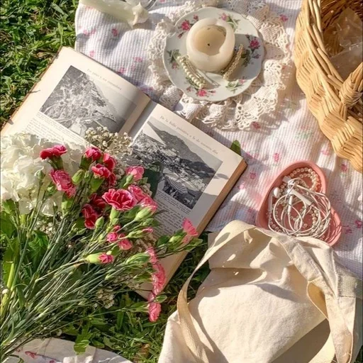 🌟 Стикер «spring aesthetic» для Telegram
