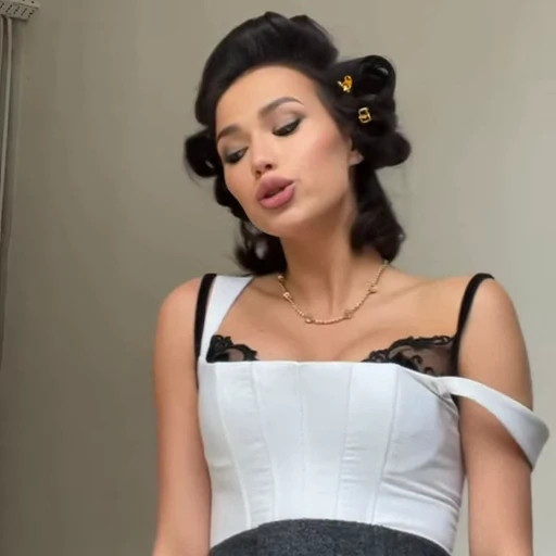 🤩 Стикер «Алина Загитова» для Telegram