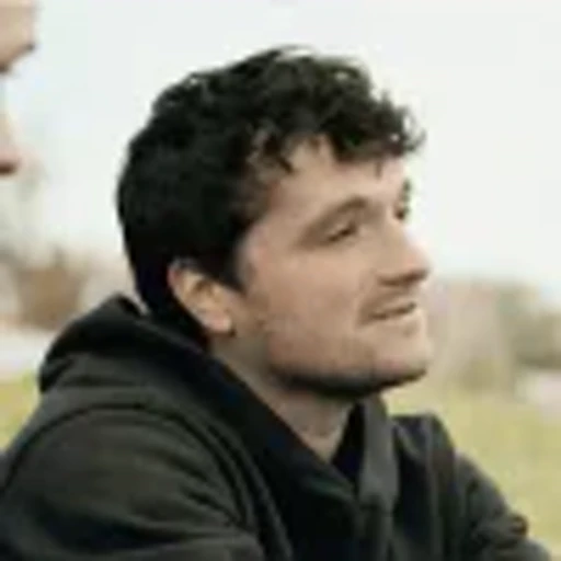 🤩 Эмодзи «Josh Hutcherson» для Telegram