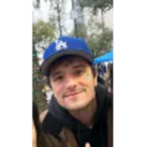 🤩 Эмодзи «Josh Hutcherson» для Telegram