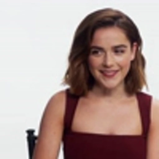 🤩 Эмодзи «Kiernan Shipka» для Telegram