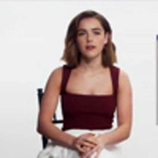 🤩 Эмодзи «Kiernan Shipka» для Telegram